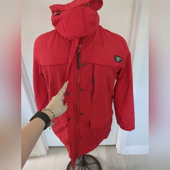 L.L. Bean Red Outdoor Camping Hiking Windbreaker Hooded Jacket Size PM - Picture 11 of 11
